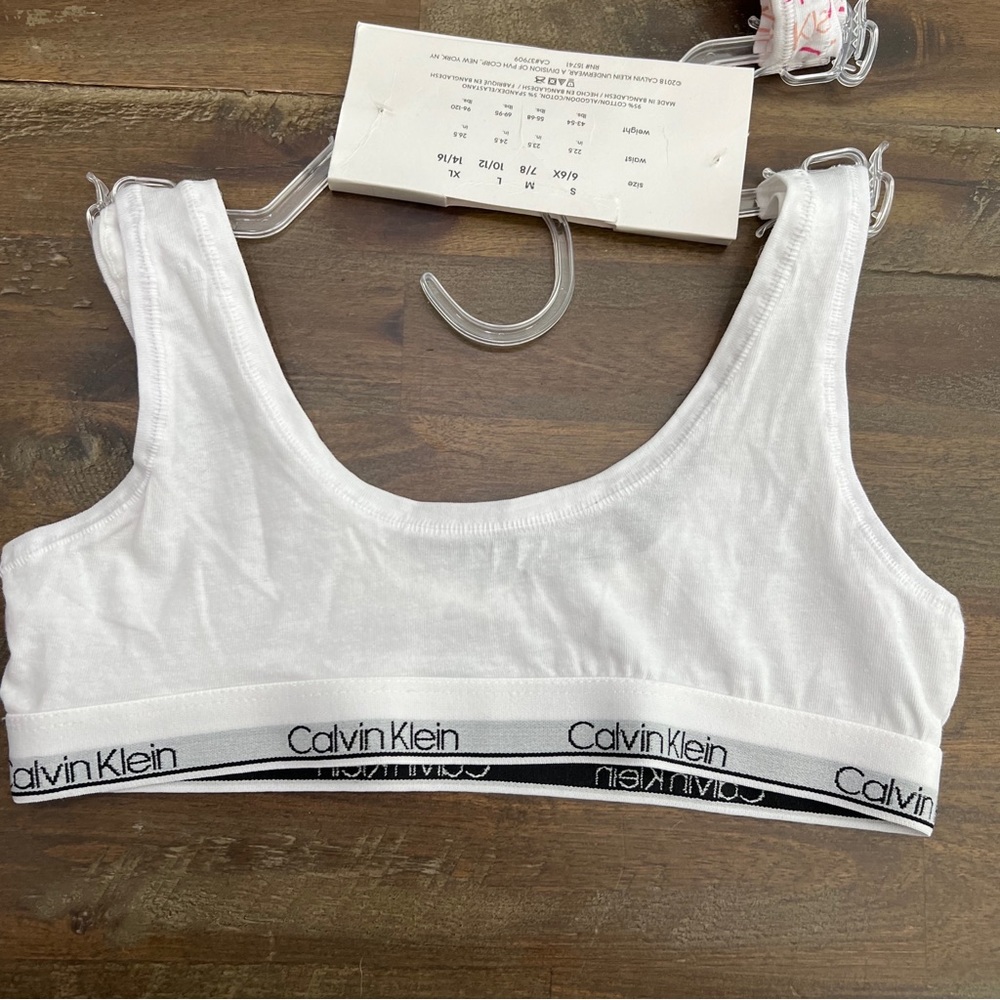 Calvin Klein 2 pack training bras bralettes NEW - Picture 8 of 10